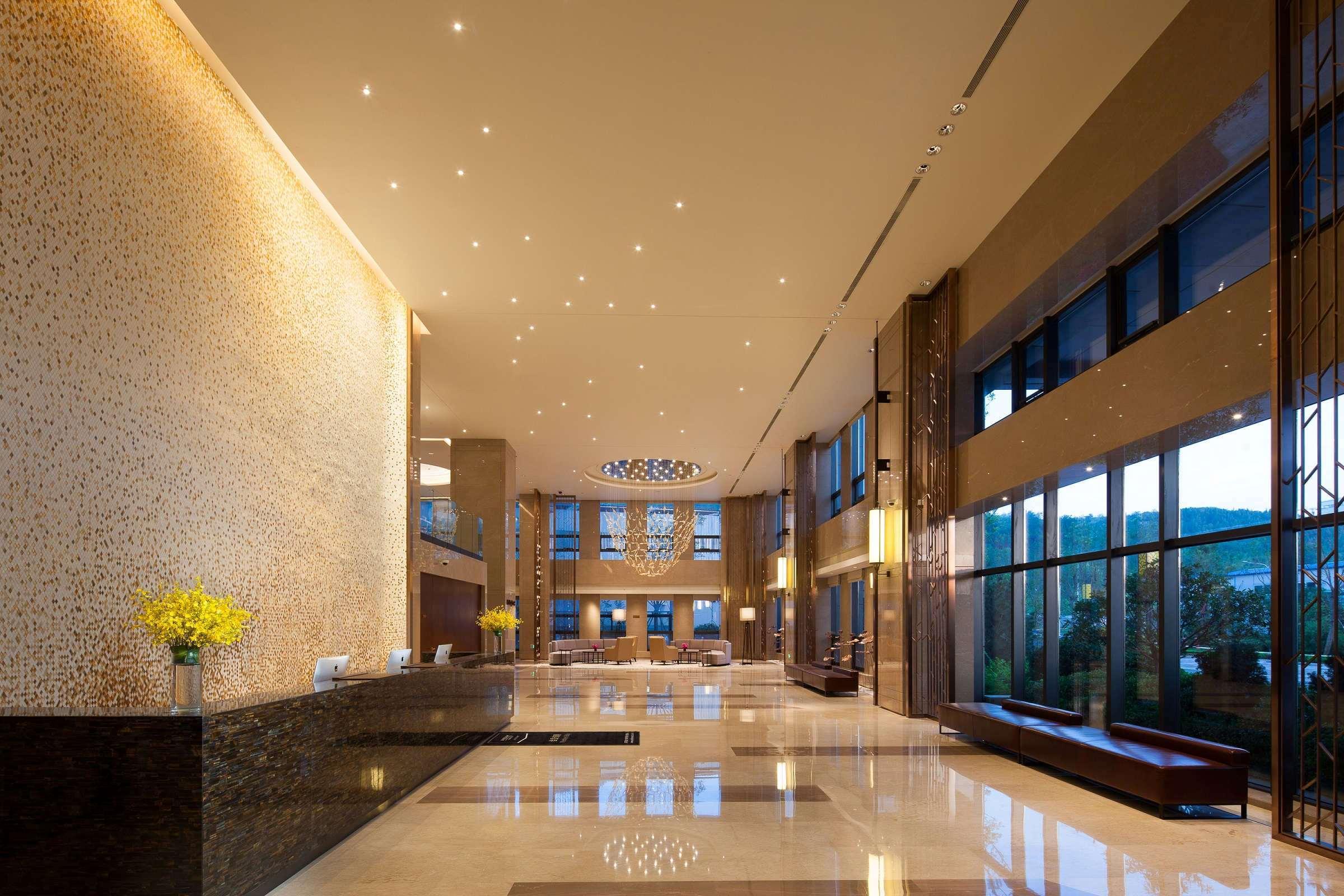 Ramada Jinan Hotel Exterior photo