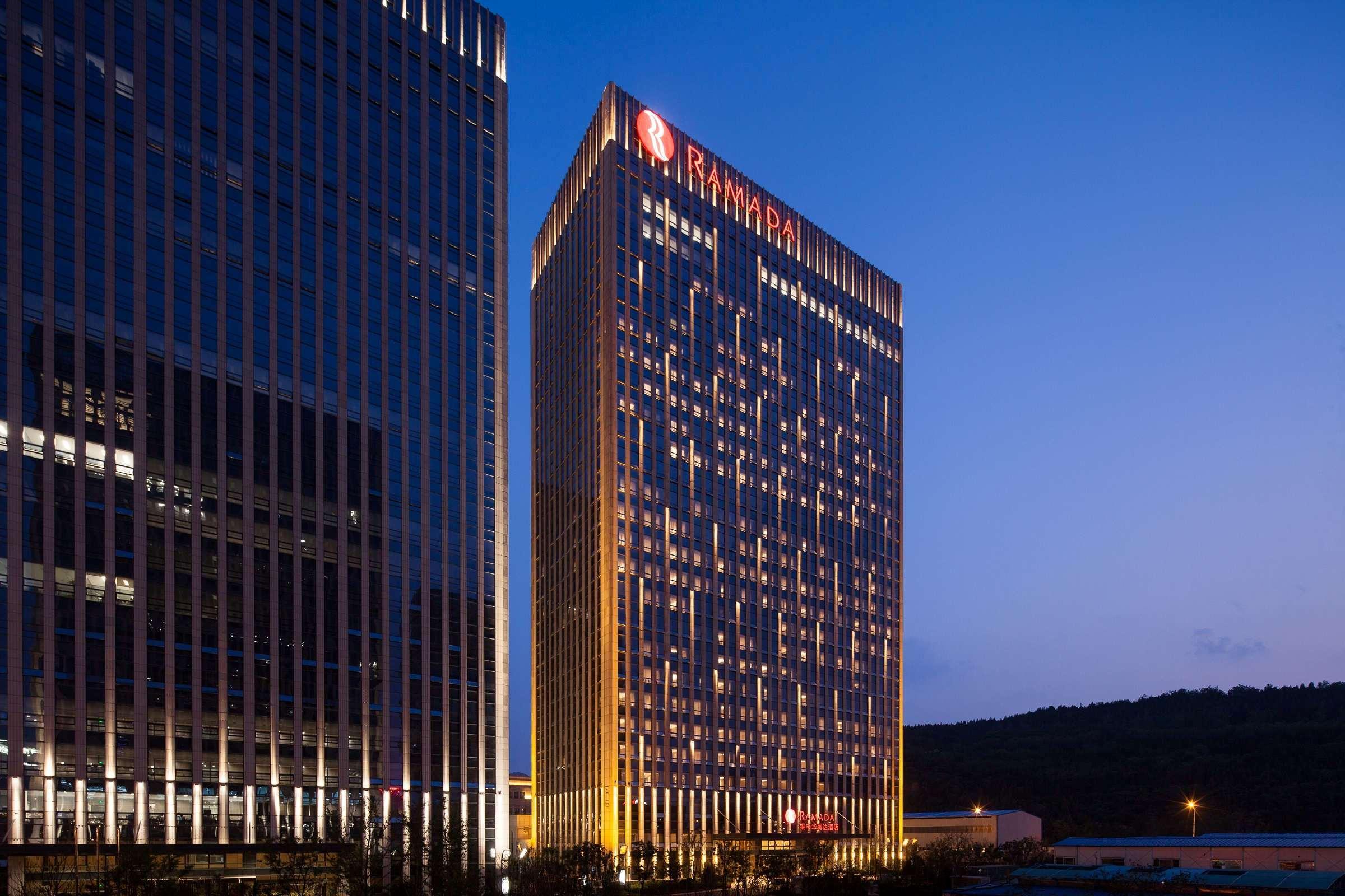 Ramada Jinan Hotel Exterior photo