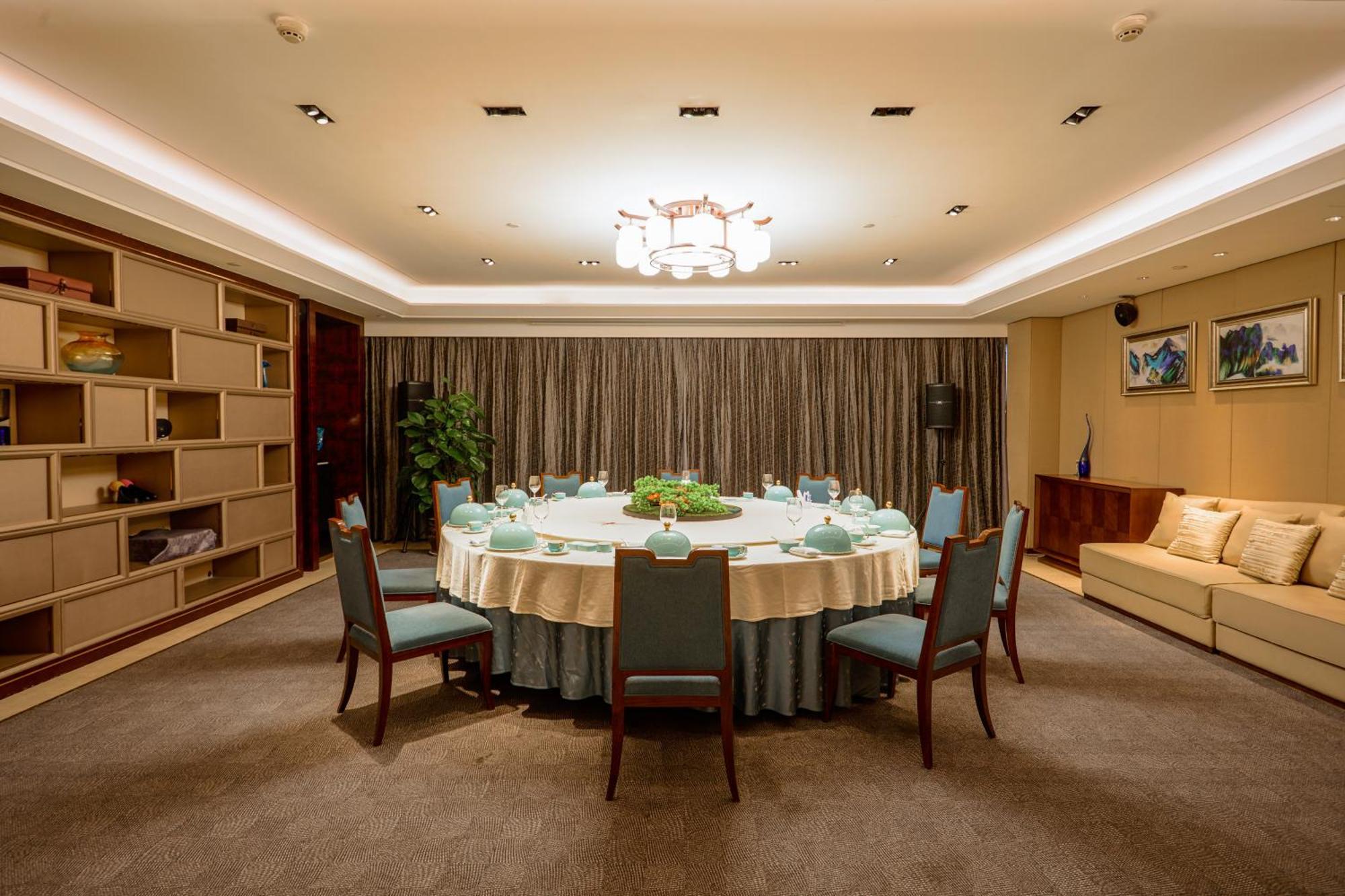Ramada Jinan Hotel Exterior photo
